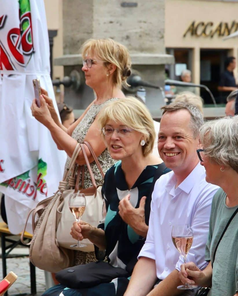 Estival 2026: Sommerliche Atmosphäre auf dem Rathausplatz